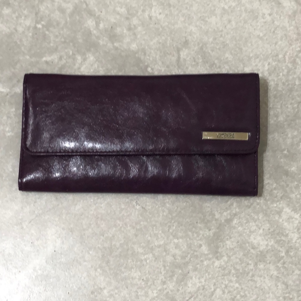 Kenneth Cole Reaction purple wallet
